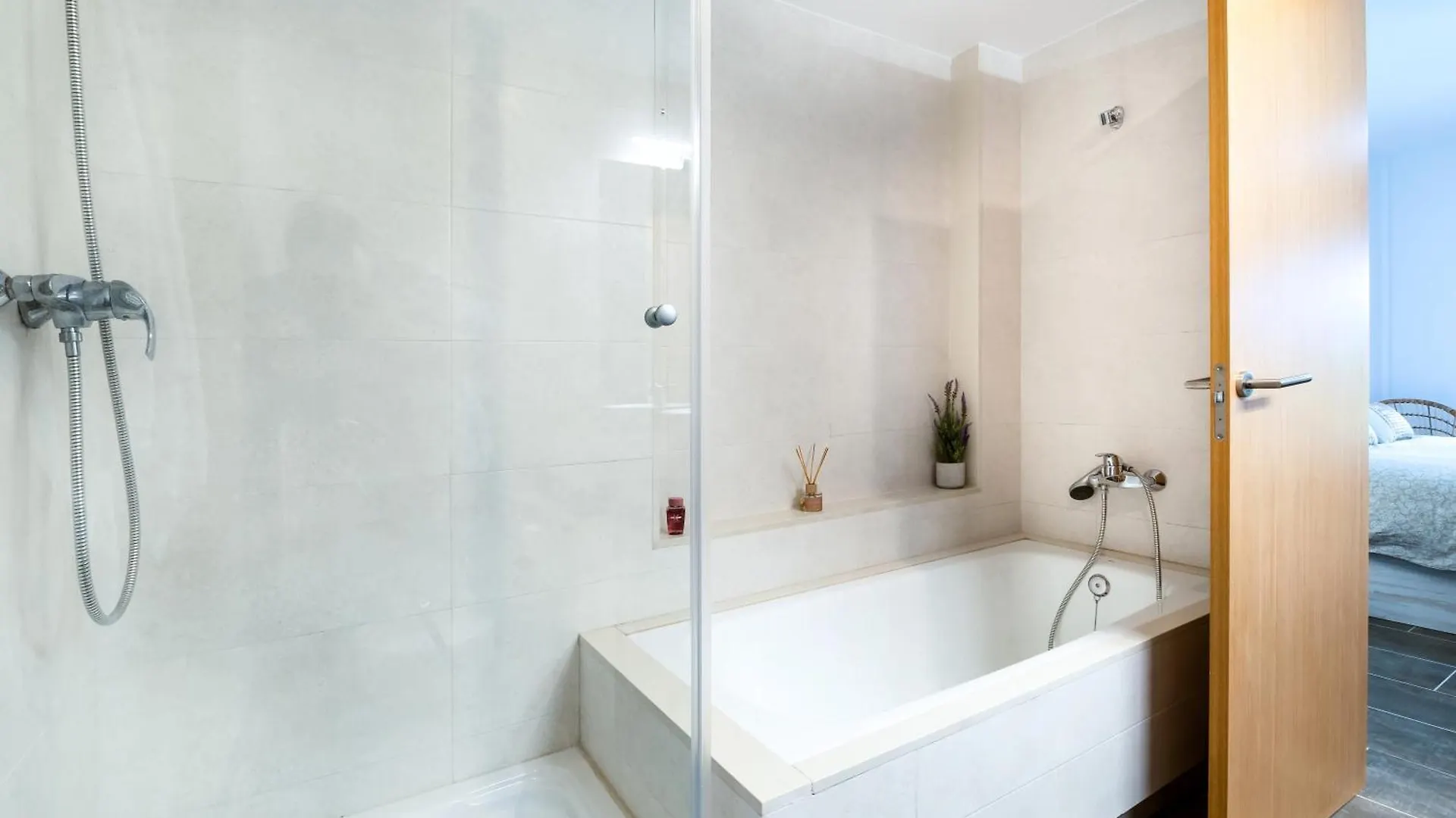 Fabulous Green 19 Entre Mar Y Montana Bonmont Terres Noves Spain