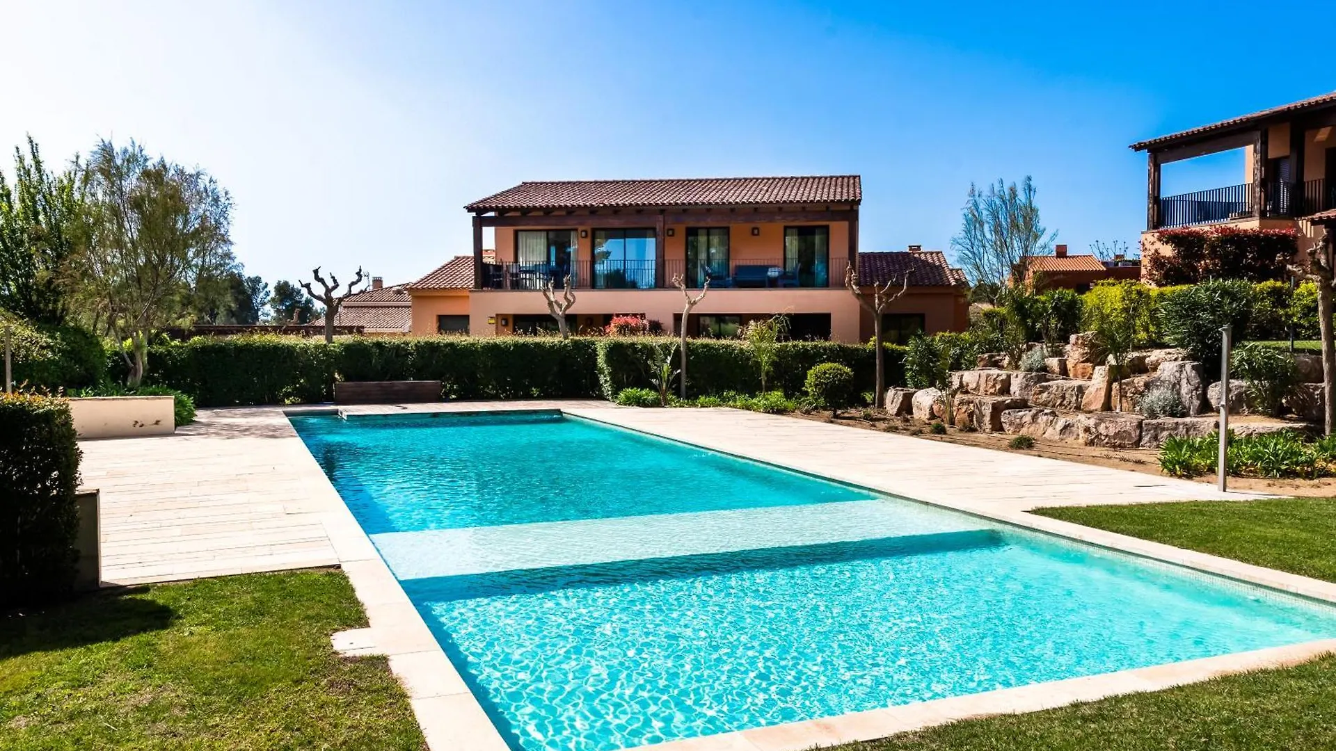 Fabulous Green 19 Entre Mar Y Montana Bonmont Terres Noves