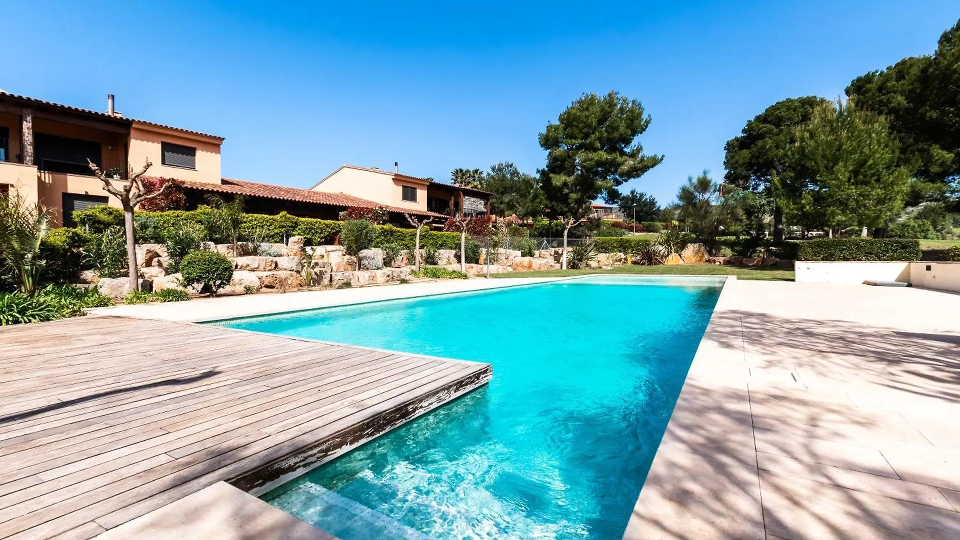 Fabulous Green 19 Entre Mar Y Montana Bonmont Terres Noves
